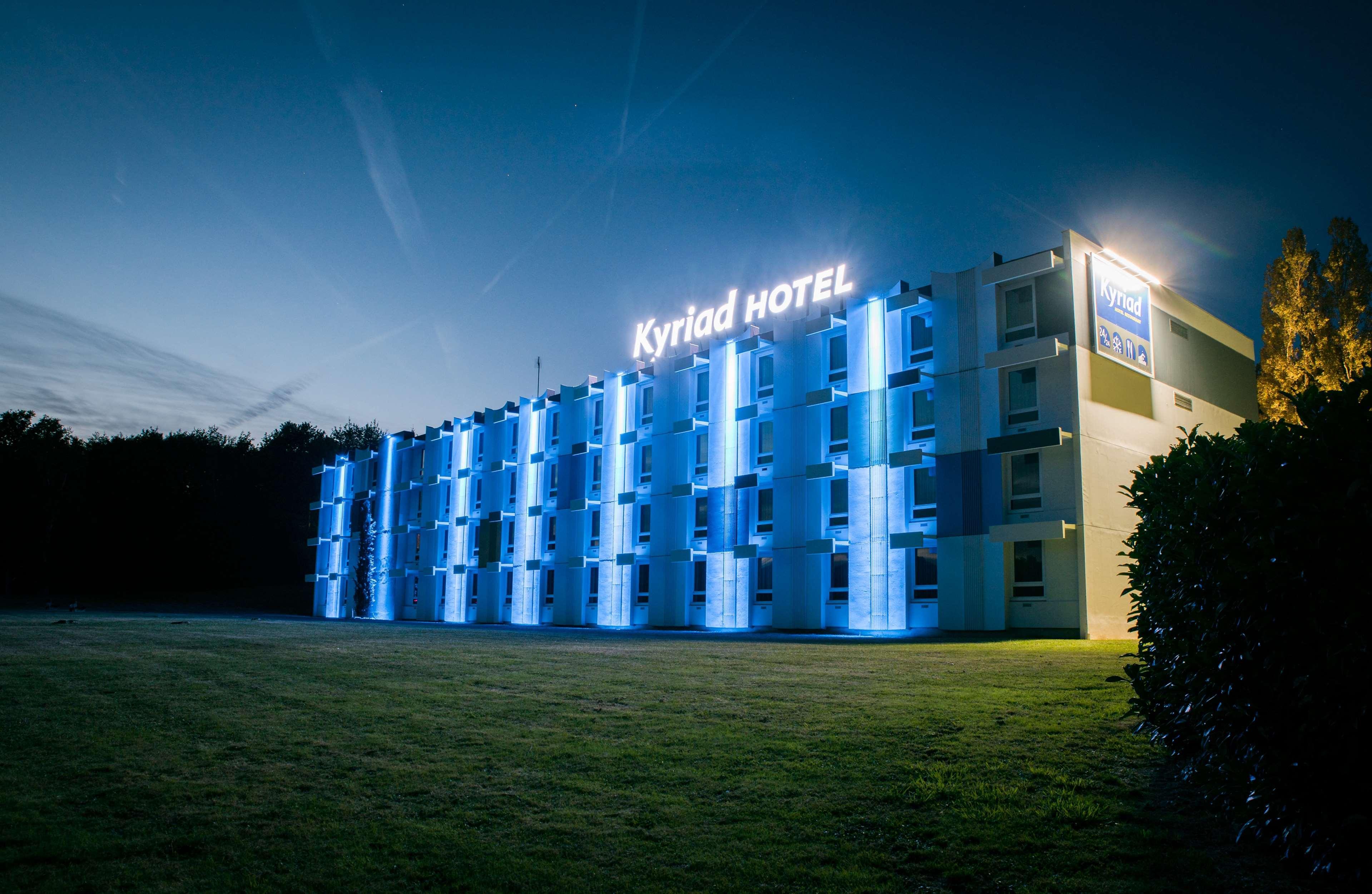 Kyriad Montchanin Le Creusot Екстериор снимка
