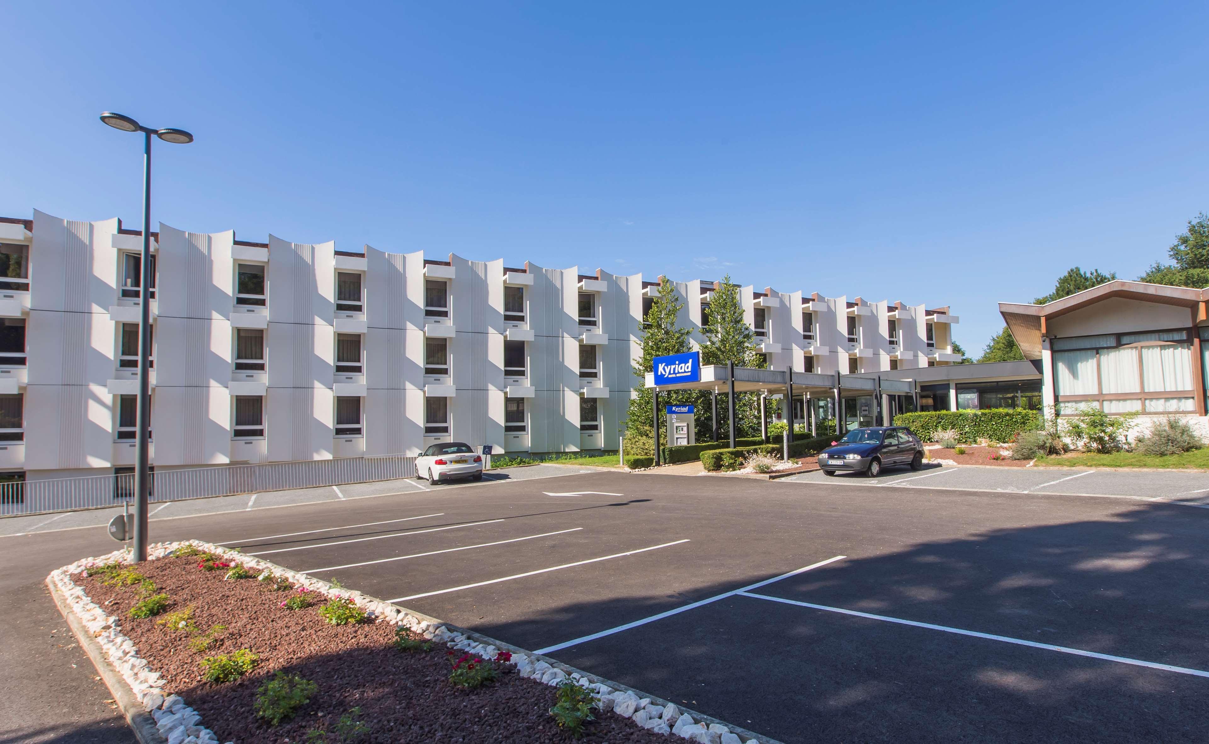 Kyriad Montchanin Le Creusot Екстериор снимка